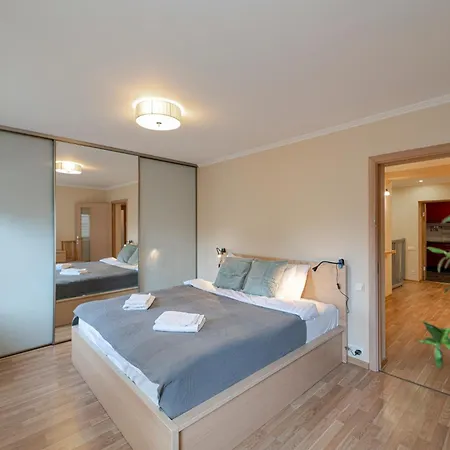 Quiet And Spacious Oasis In Center, Parking Available Lejlighed Riga