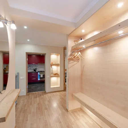 Apartment Quiet And Spacious Oasis In Center, Parking Available Riga