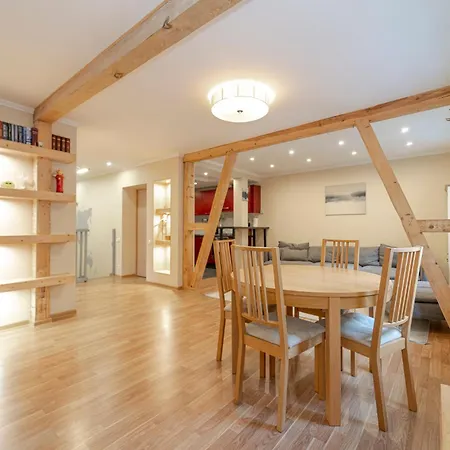 Quiet And Spacious Oasis In Center, Parking Available Apartment *